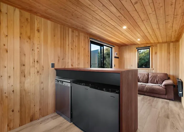 Luxury Container And With Outdoor Bath * Wanaka